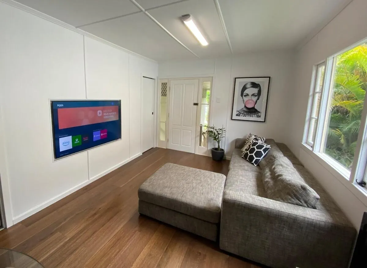 Nyaraló 3 Bedroom Beach House - 200M To The Beach Gold Coast